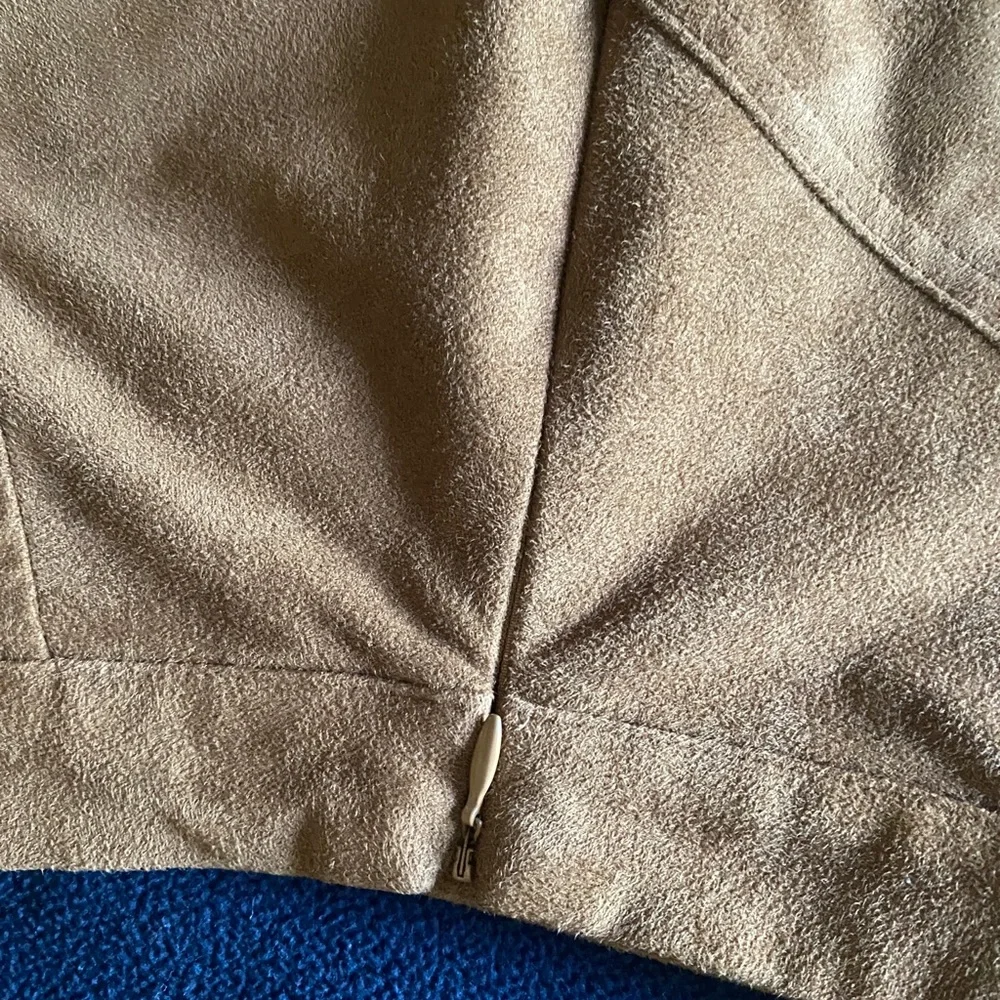 A&F microsuede skirt excellent condition - Picture 5 of 6